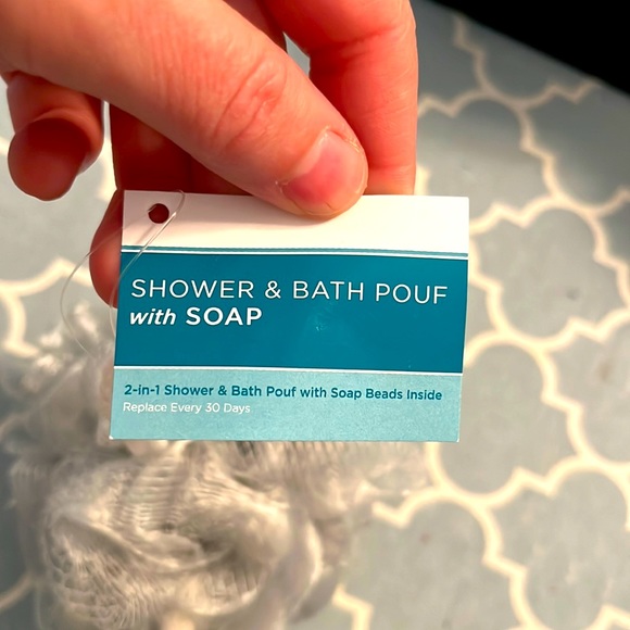New, Never Been Used, 2 in 1 Shower & Bath Pouf with Soap, Gray, White - Picture 2 of 4